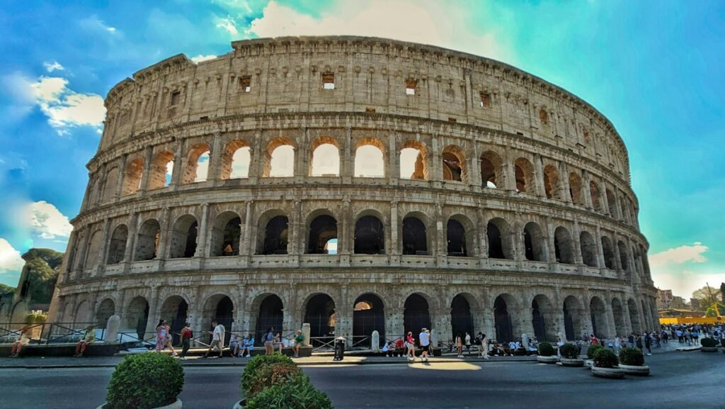 Fachada do Coliseu em Roma, Itália
